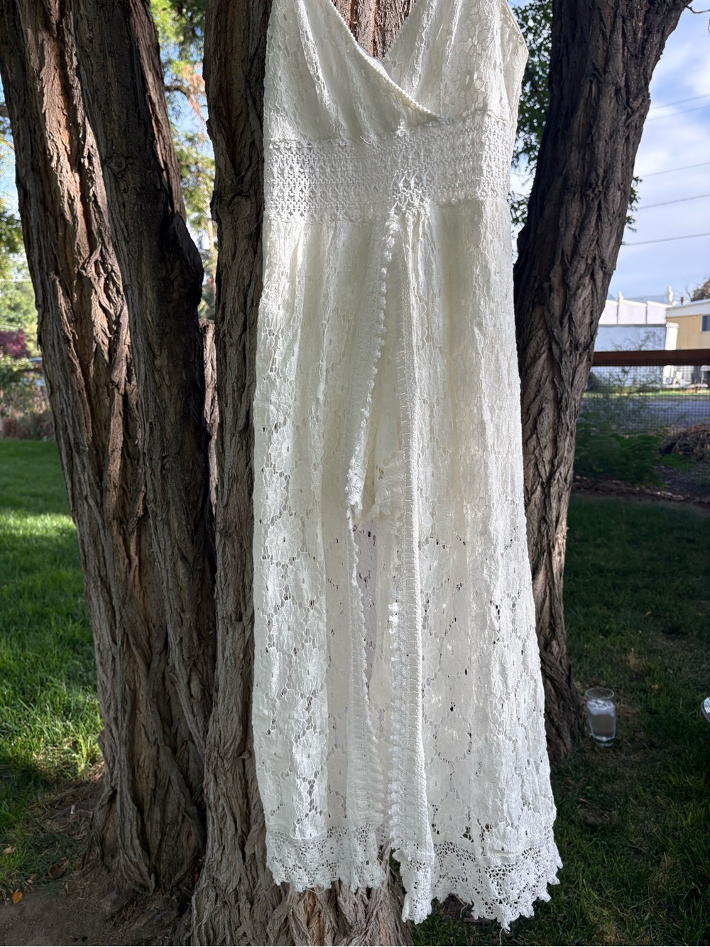 White Lace Maxi Dress - Elegant V-Neck Summer Gown